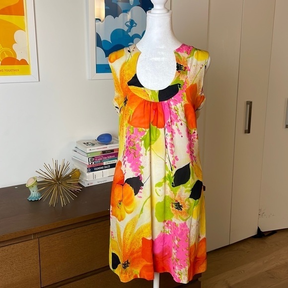 TRINA TURK Horseshoe neck A line dress 👗 FLORAL - Picture 1 of 5